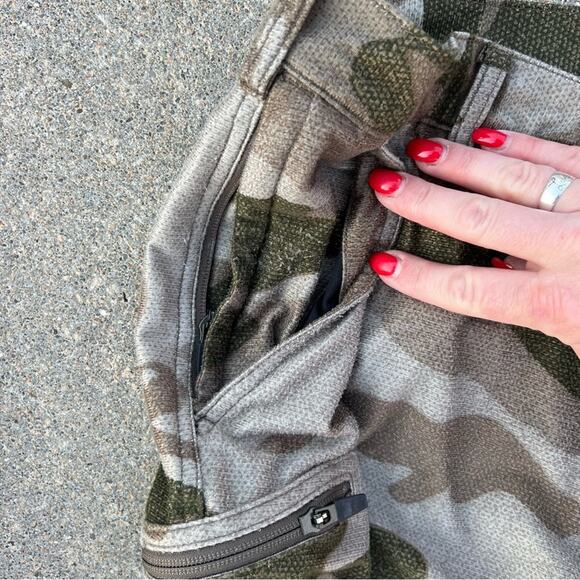 Cabelas Microtex Classic Cargo Pants Outfitter Camo Green Gray Men’s Size 32 Reg - Picture 4 of 8